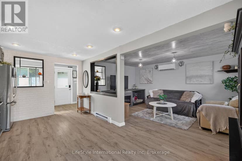 18 Camrose Court — photo 7 of 40