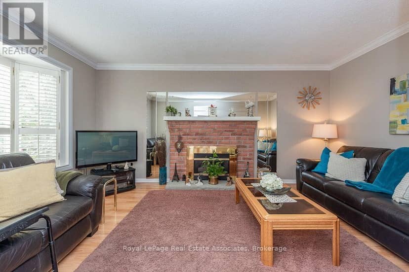 4 Nuttall Street — photo 11 of 37