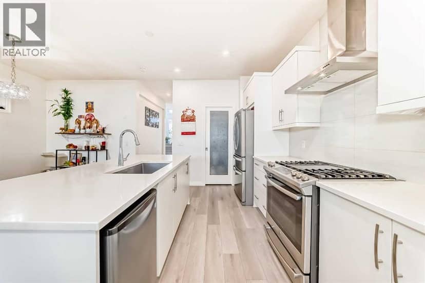 108 Wolf Creek Manor SE, Calgary, photo 2