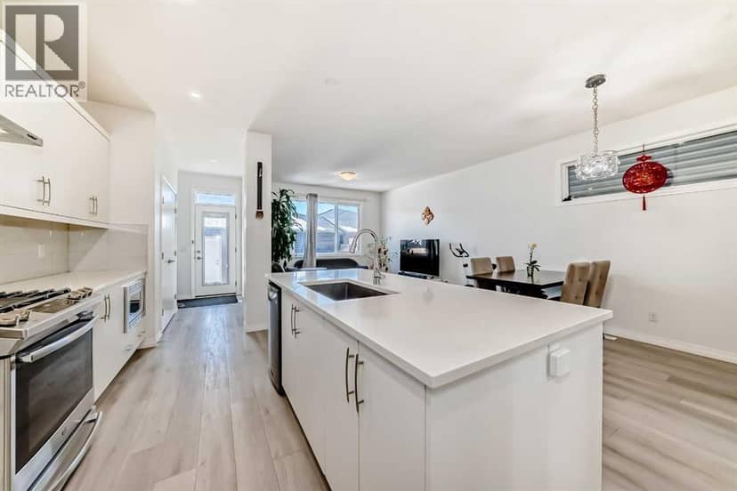 108 Wolf Creek Manor SE, Calgary, photo 4