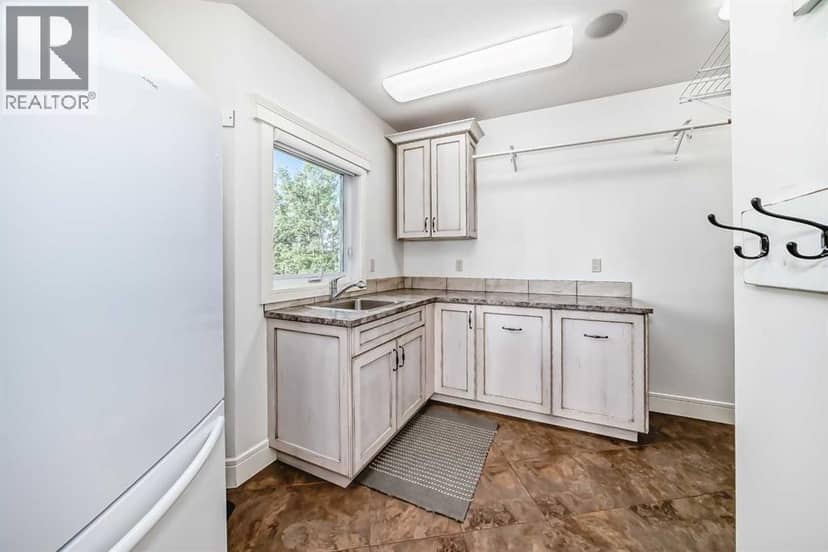 254041 Township Road 435 — photo 28 of 40