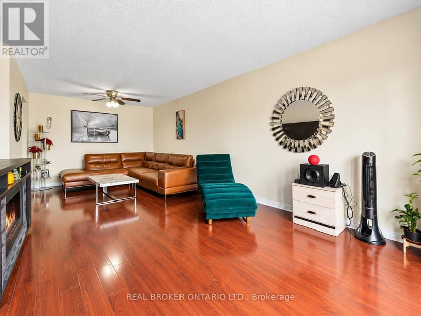 54 Millhouse Crescent, Toronto, photo 3