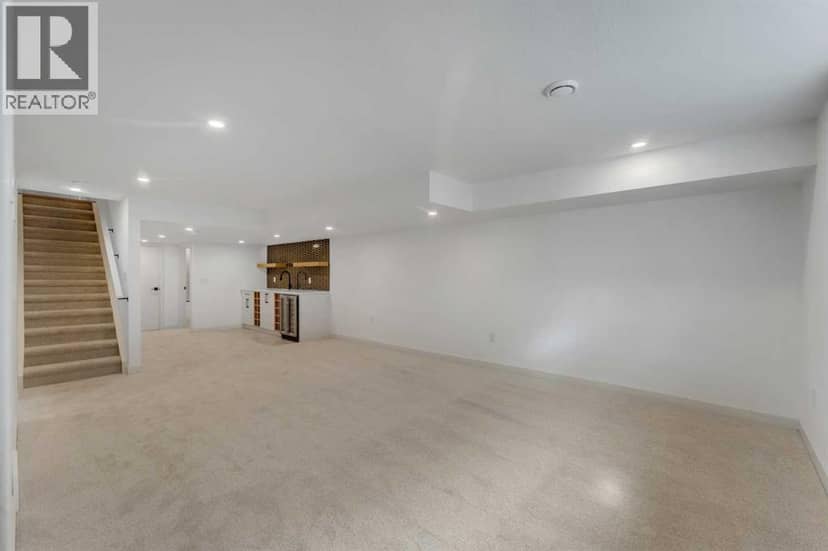816 Lake Ontario Drive SE — photo 27 of 40