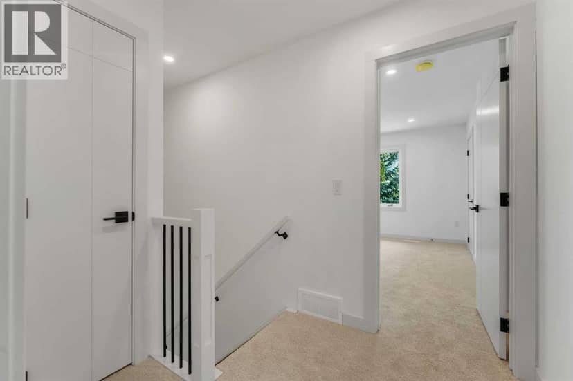 816 Lake Ontario Drive SE — photo 18 of 40