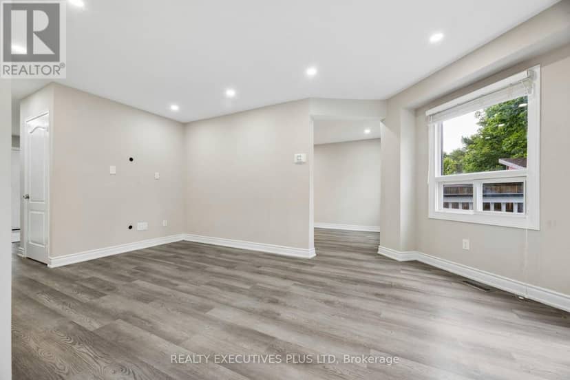 693 Barnes Crescent — photo 12 of 40
