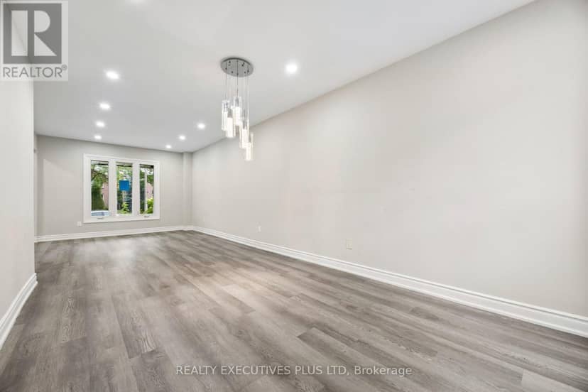693 Barnes Crescent — photo 17 of 40