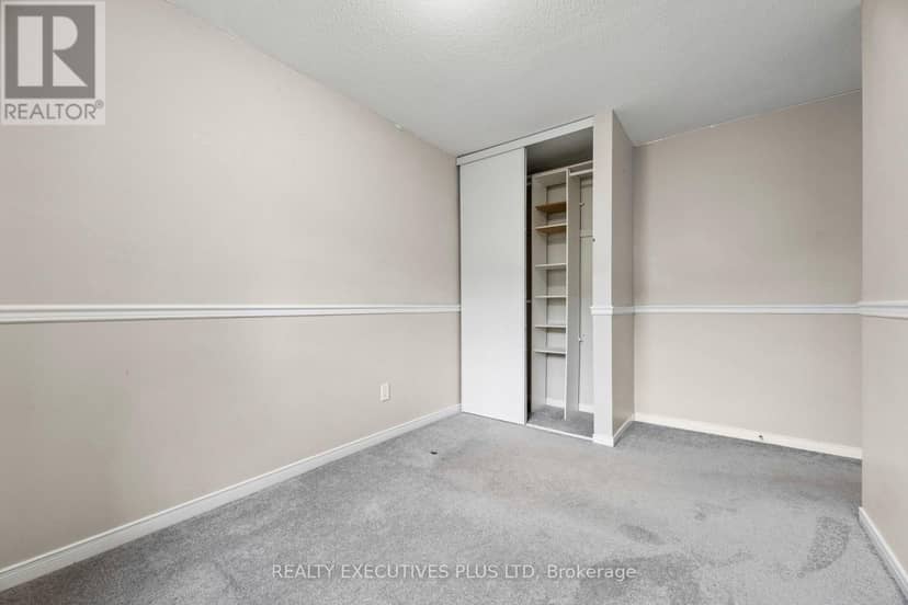 693 Barnes Crescent — photo 31 of 40