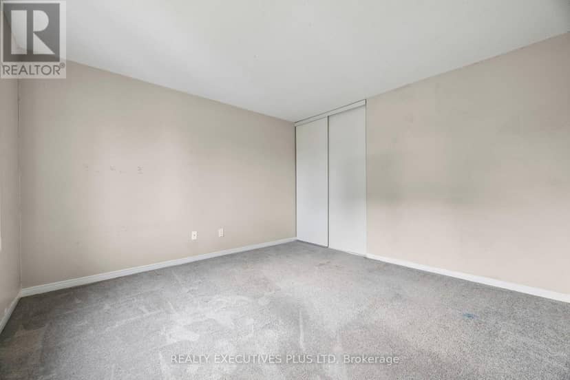 693 Barnes Crescent — photo 34 of 40