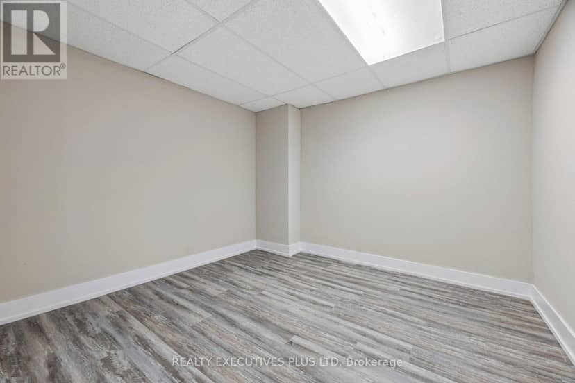 693 Barnes Crescent — photo 39 of 40