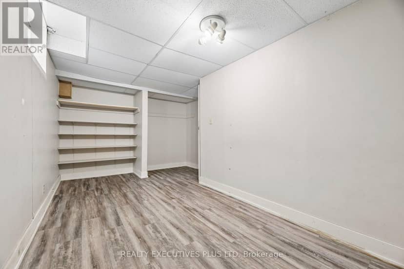 693 Barnes Crescent — photo 40 of 40
