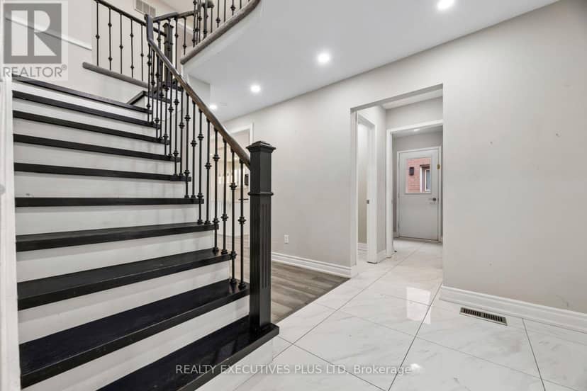 693 Barnes Crescent, Oshawa, photo 6
