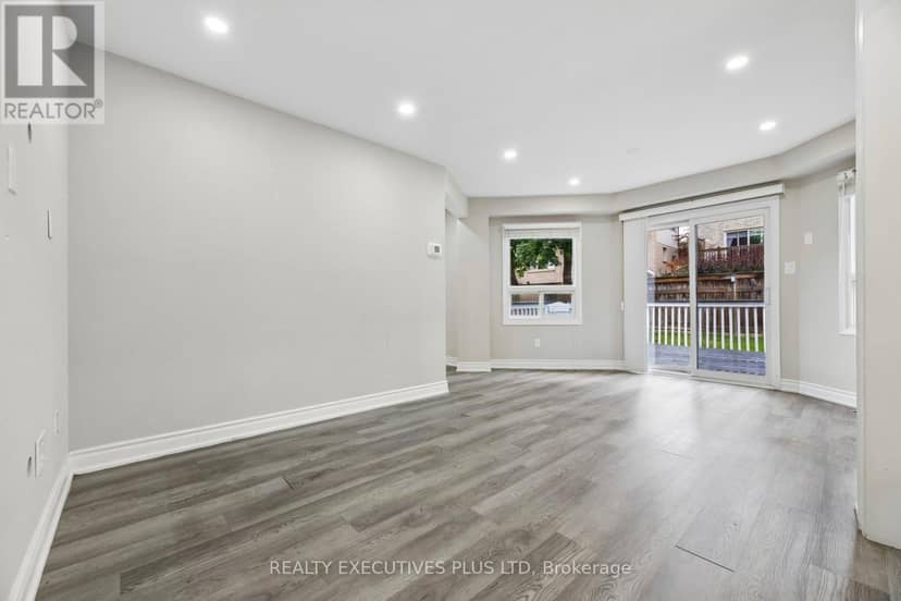 693 Barnes Crescent — photo 9 of 40