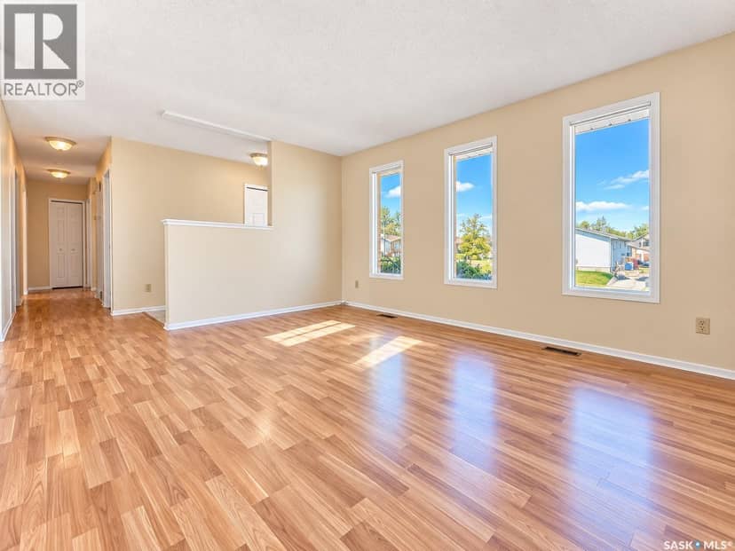 3205 Bliss CRESCENT — photo 10 of 40