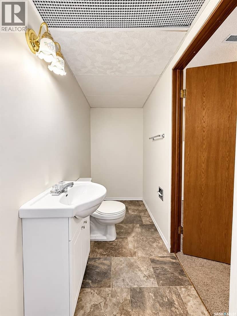 3205 Bliss CRESCENT — photo 21 of 40