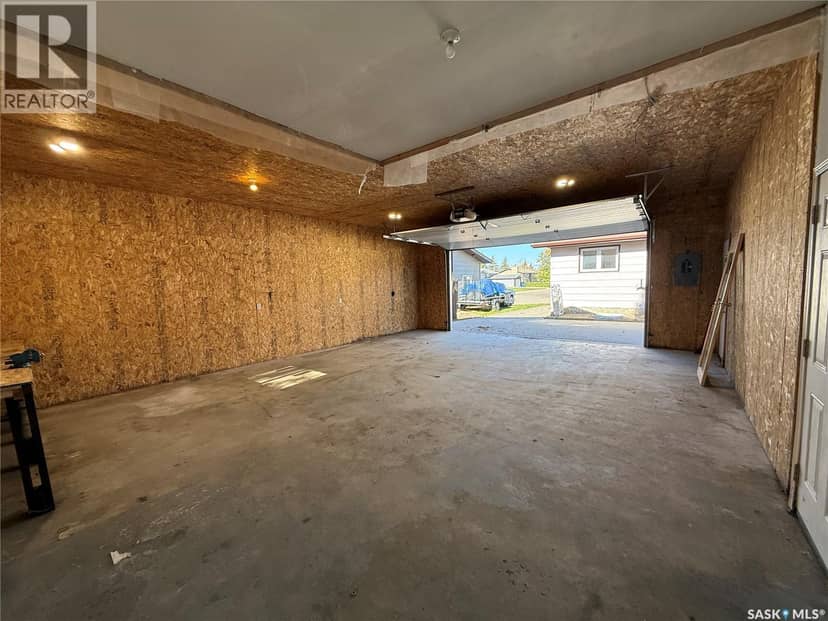 3205 Bliss CRESCENT — photo 36 of 40