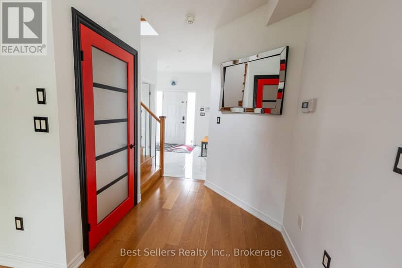 214 Cardinal Crescent — photo 13 of 40