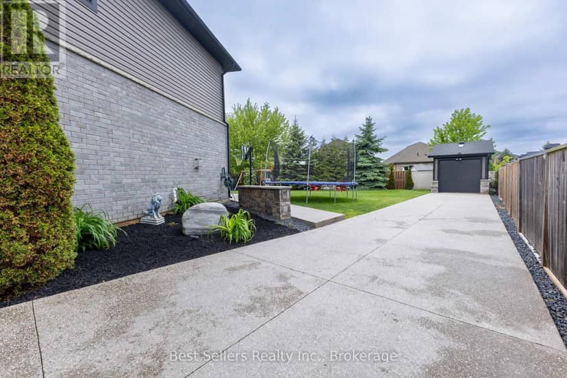 214 Cardinal Crescent, Welland, photo 4