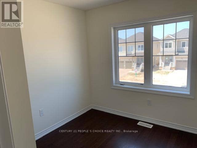 419 Black Cherry Crescent — photo 11 of 29
