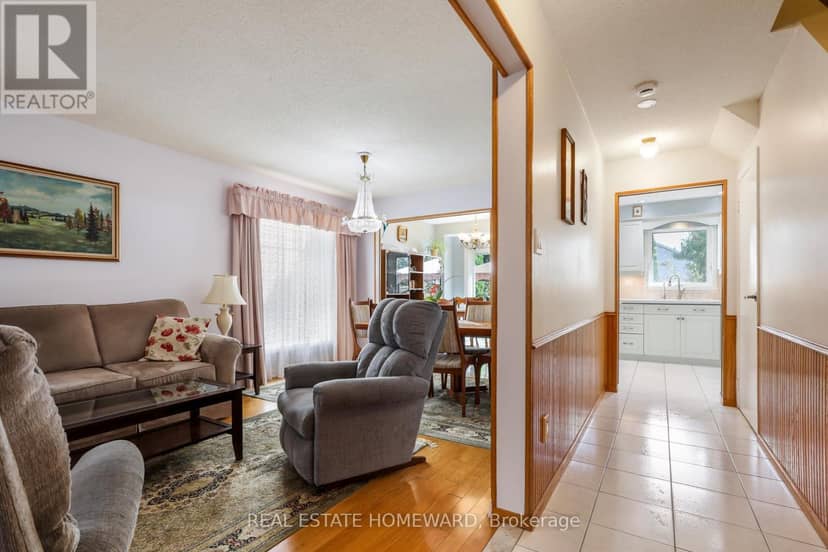 6399 Colebrook Crescent — photo 11 of 40