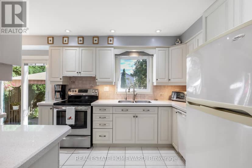 6399 Colebrook Crescent — photo 12 of 40