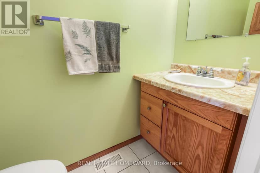 6399 Colebrook Crescent — photo 18 of 40