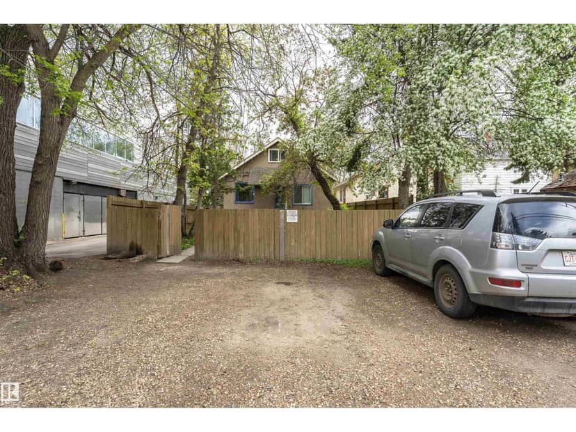 10918 84 AV NW — photo 39 of 40