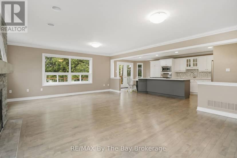 70 Fairway Crescent — photo 19 of 40