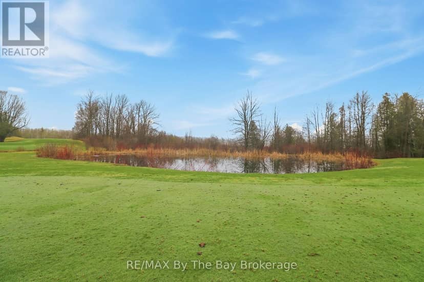 70 Fairway Crescent — photo 24 of 40
