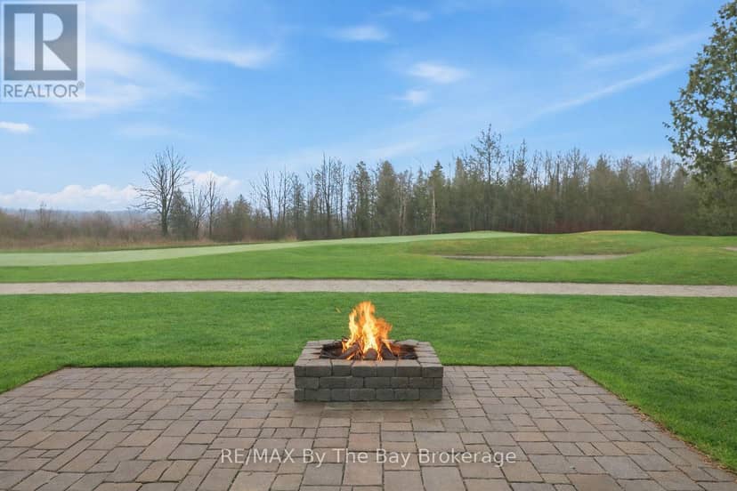 70 Fairway Crescent — photo 6 of 40