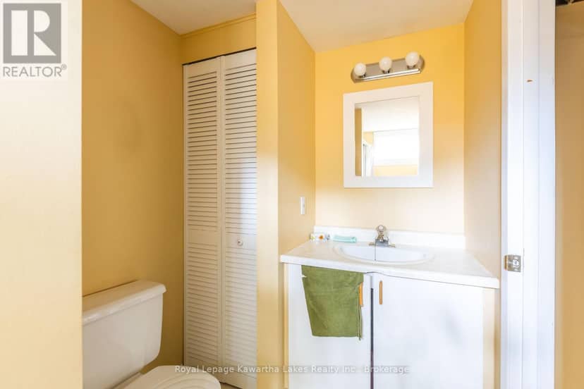 115 Victoria Avenue N — photo 21 of 26