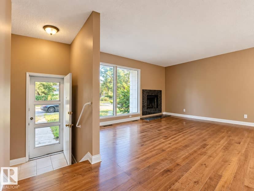 12204 40 AV NW, Edmonton, photo 2