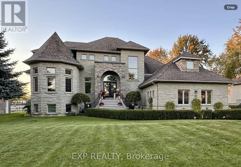 6715 Suncrest Drive, Ottawa
