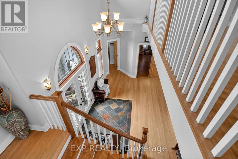 6715 Suncrest Drive — photo 21 of 40