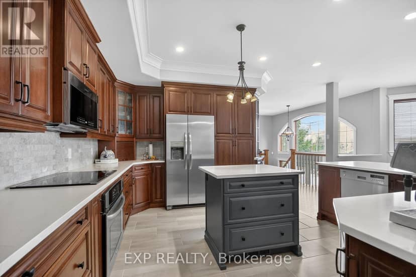 6715 Suncrest Drive — photo 9 of 40