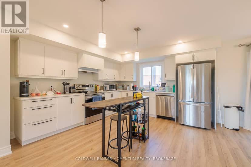 B - 153 B Moffatt Street — photo 12 of 36