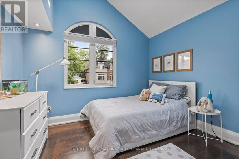 329 Broadway Avenue — photo 31 of 40