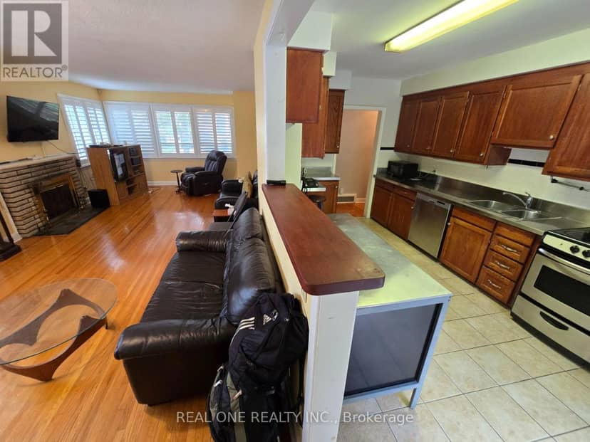 389 Kerrybrook Drive — photo 9 of 39