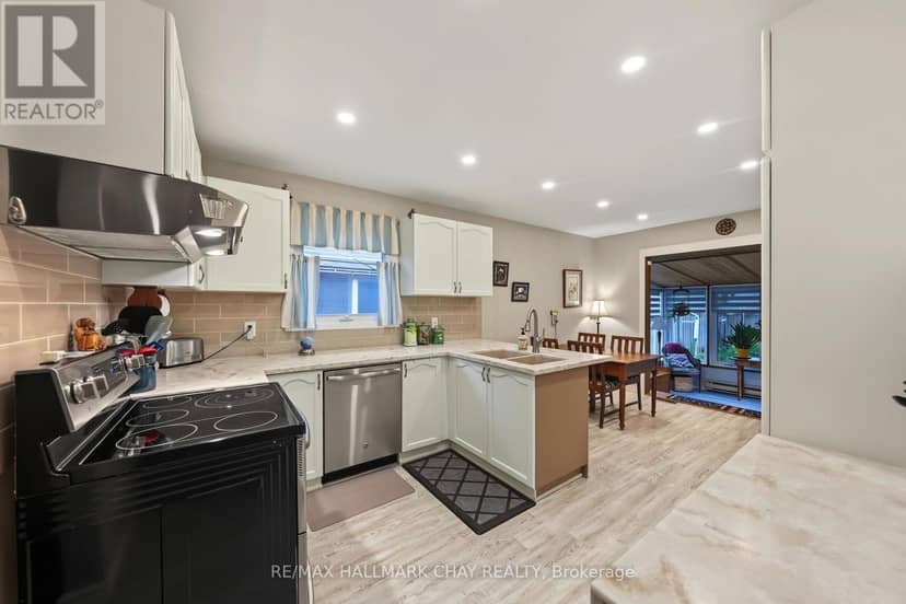 66 Hutchinson Drive — photo 7 of 40