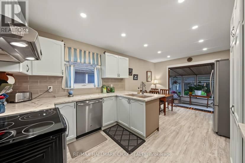 66 Hutchinson Drive — photo 8 of 40