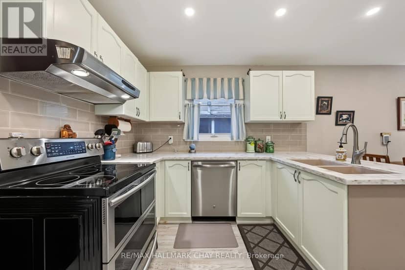 66 Hutchinson Drive — photo 9 of 40