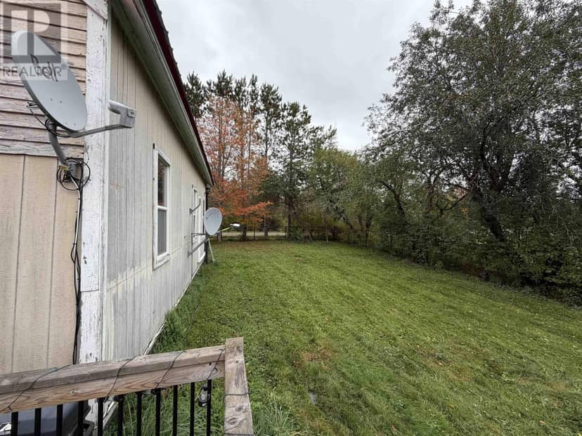 107 Upper Pembroke Road, Pembroke, photo 5