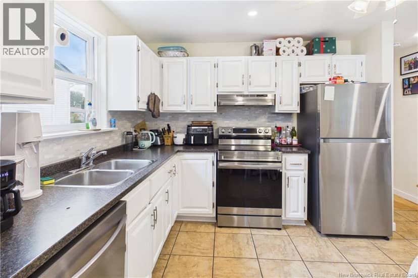 84 Glencoe Drive — photo 11 of 36