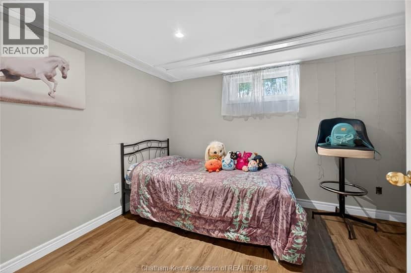 944 McNaughton Avenue — photo 24 of 32