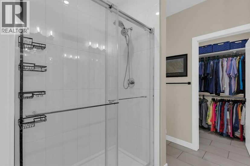 79 Vincent Crescent — photo 17 of 40