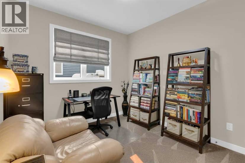 79 Vincent Crescent — photo 18 of 40