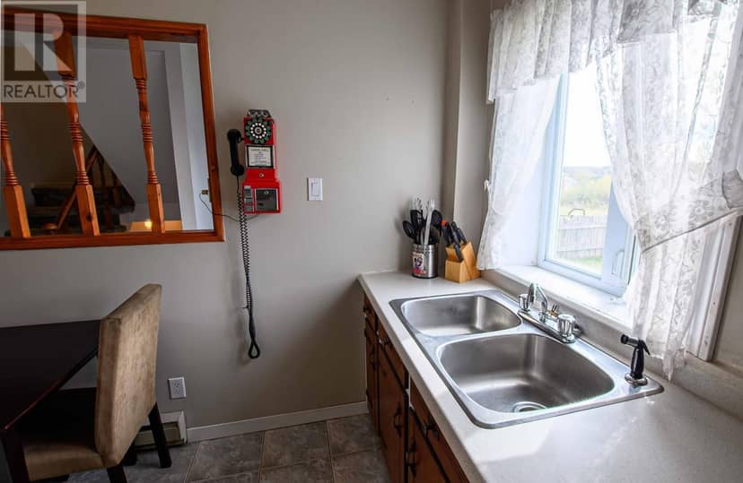 954 Cashin Crescent — photo 15 of 40