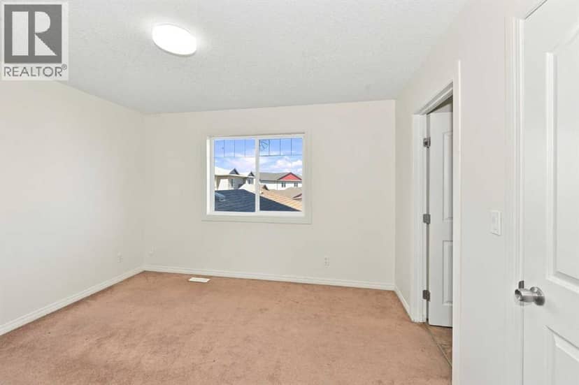 4, 6802 50 Avenue — photo 15 of 32