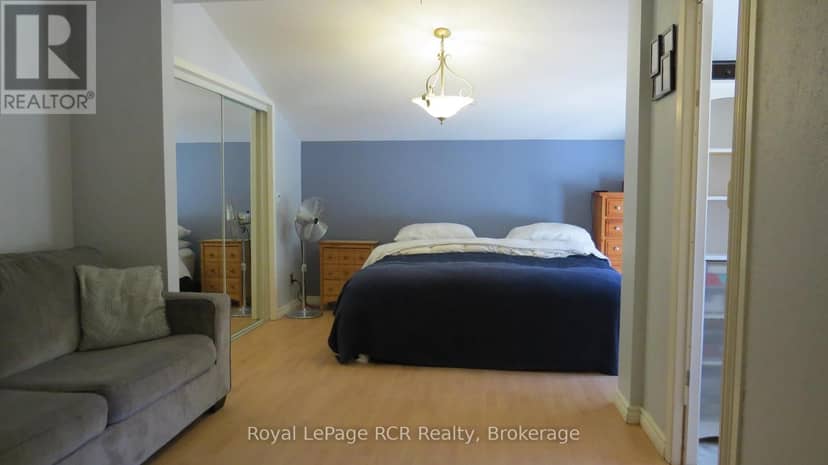 164 Edward Street — photo 38 of 40