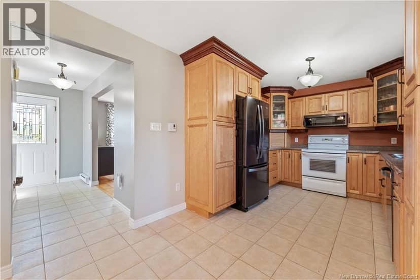96 Nicolas Street — photo 6 of 26