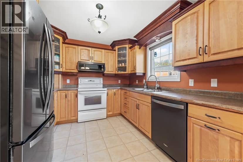 96 Nicolas Street — photo 7 of 26